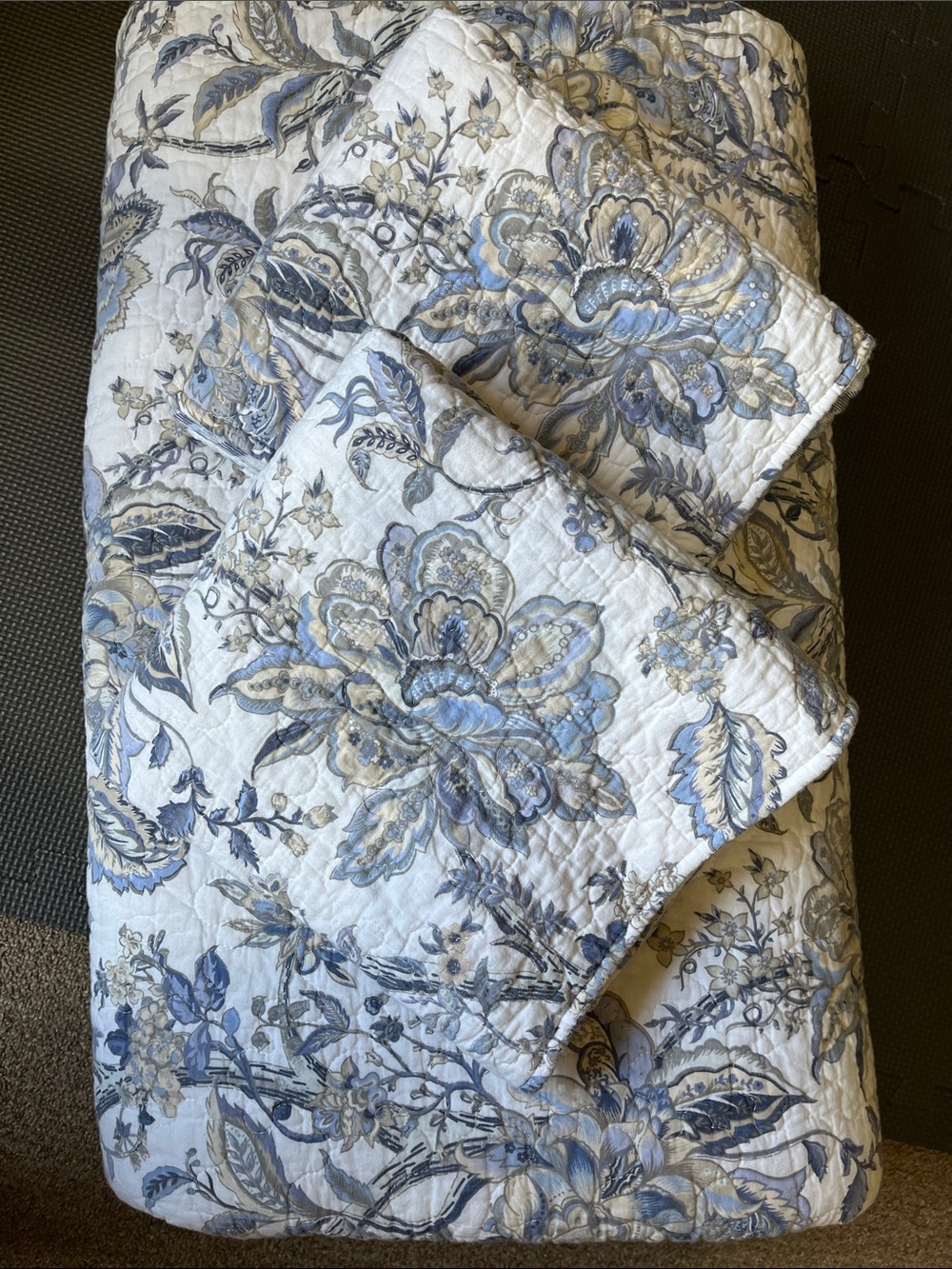 Soft Blue, Tan & White Lightweight Reversible King Quilt with 2 Pillow Shams